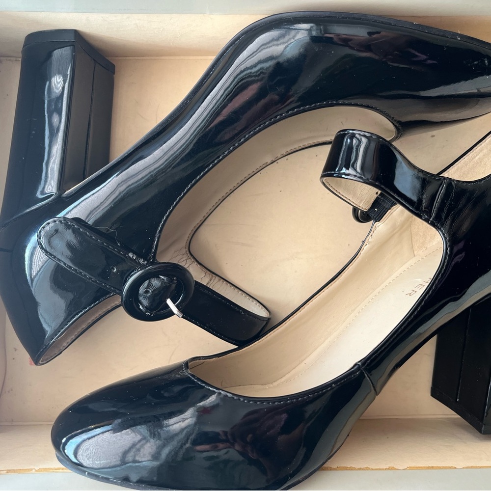Marc Fisher Elegant Black Mary Jane Heels Size 8.5